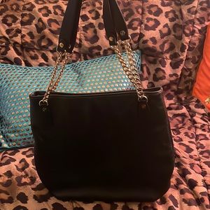 100% Genuine leather Michael Kors shoulder bag with gold chain handle